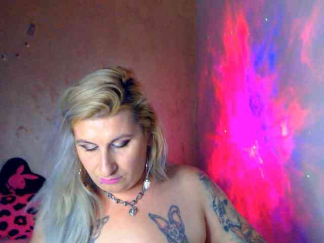 LilithGreen webcam