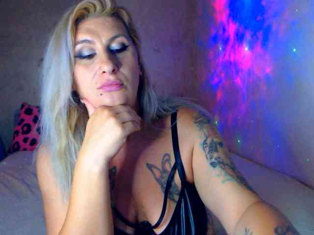 LilithGreen webcam