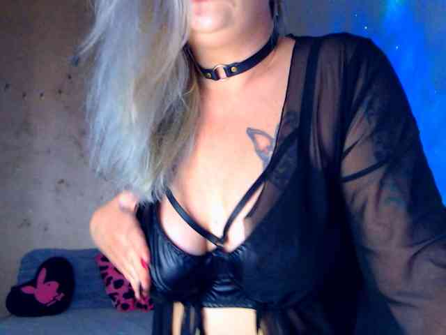 LilithGreen webcam