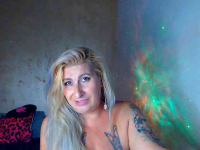 LilithGreen webcam
