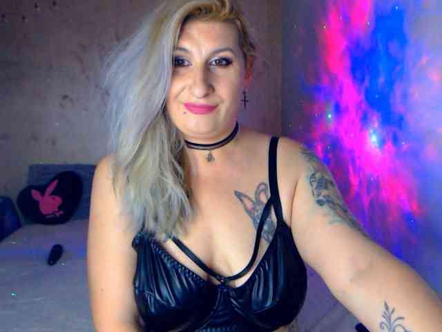 LilithGreen webcam