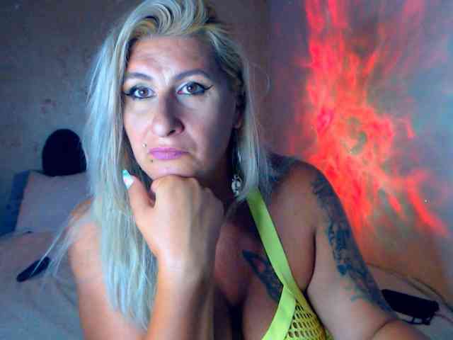 LilithGreen webcam