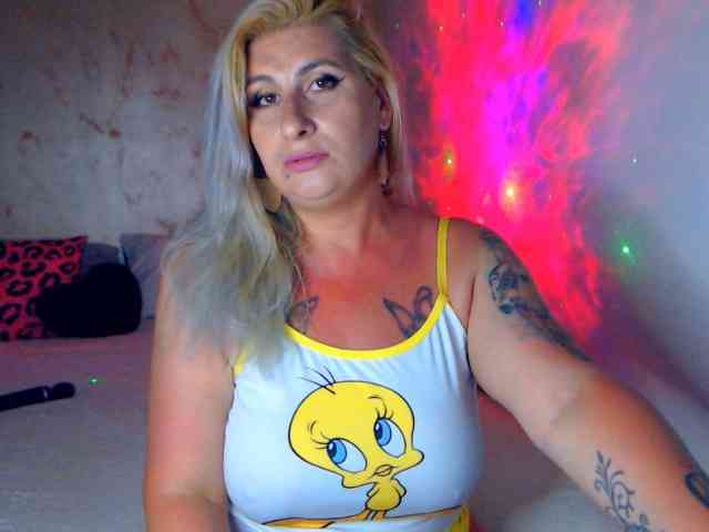LilithGreen webcam