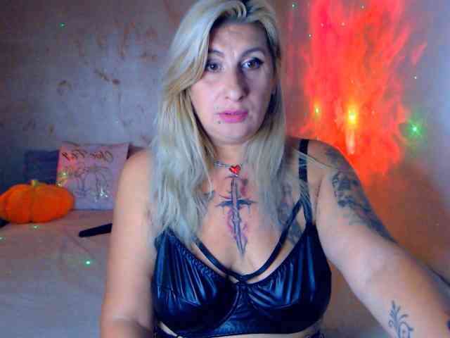 LilithGreen webcam