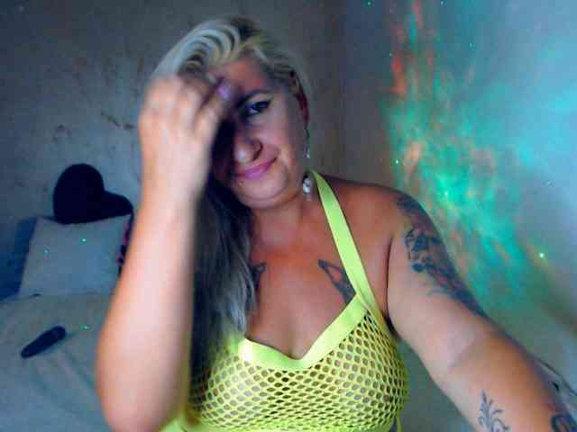 LilithGreen webcam