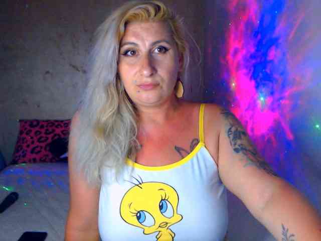 LilithGreen webcam