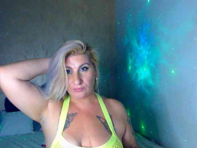LilithGreen webcam