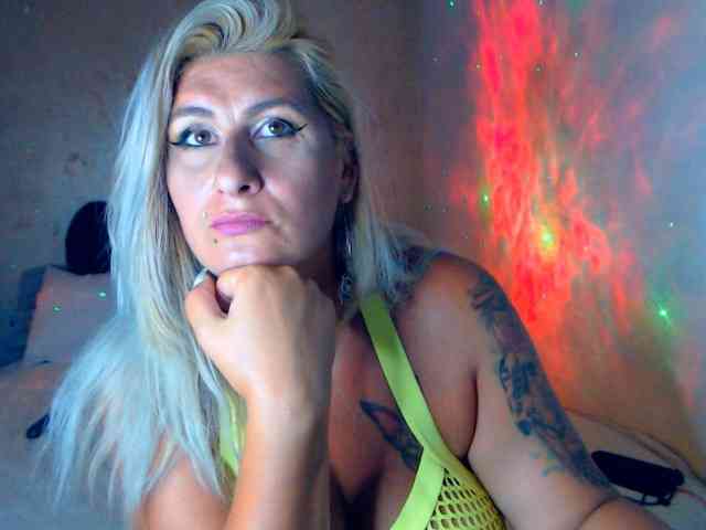 LilithGreen webcam