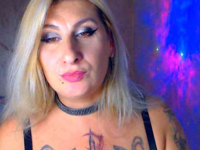 LilithGreen webcam