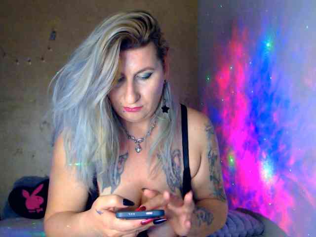 LilithGreen webcam