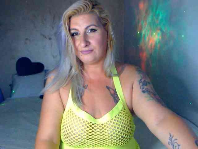 LilithGreen webcam