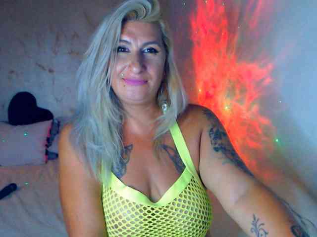 LilithGreen webcam