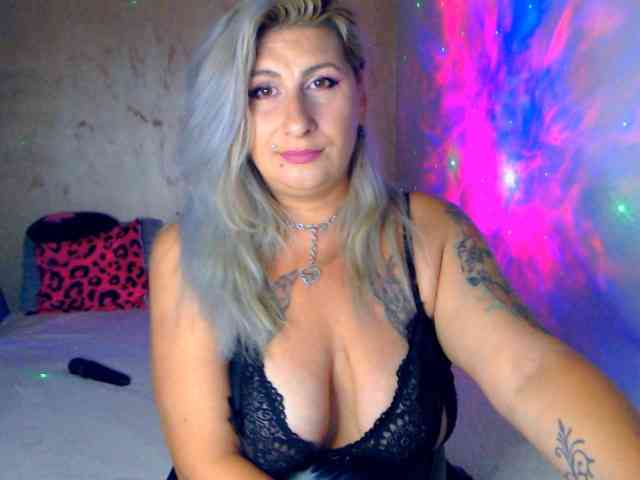 LilithGreen webcam