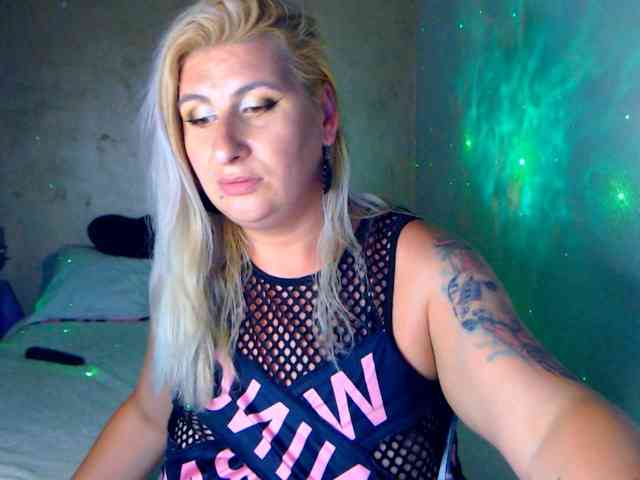 LilithGreen webcam