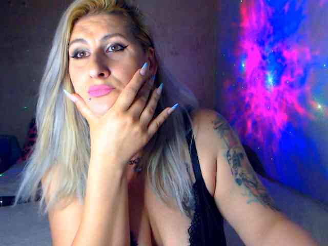 LilithGreen webcam