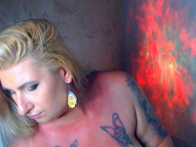 LilithGreen webcam