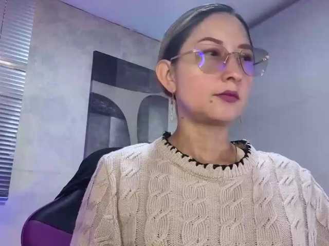 EvelynnMiller live cam on BongaCams