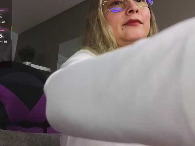 le modèle EvelynnMiller est en webcam porno dans un show sur le site bongacams, il possède les tags suivants: Latino/Hispanic,Blonde,Shaved