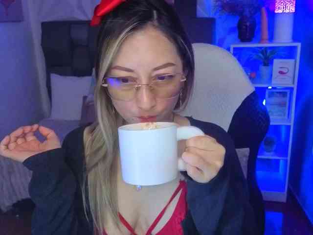 EvelynnMiller webcam