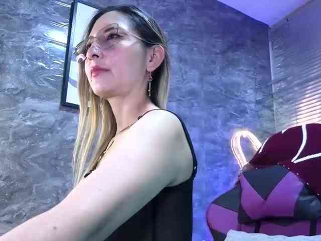 EvelynnMiller webcam