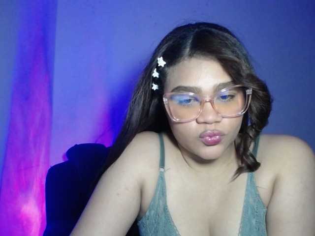 2moonsfulloflove live cam on BongaCams