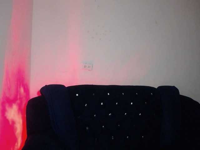 2moonsfulloflove live cam on BongaCams
