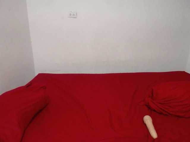 Issabella2002 live cam preview