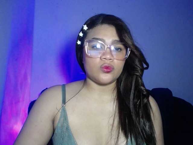 2moonsfulloflove live cam on BongaCams