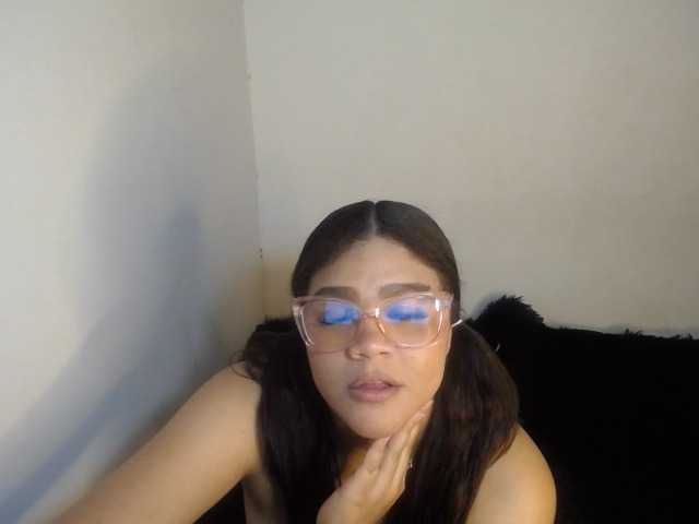 2moonsfulloflove live cam on BongaCams