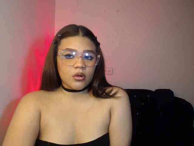 Issabella2002 webcam