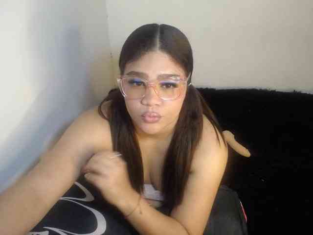 Issabella2002 webcam