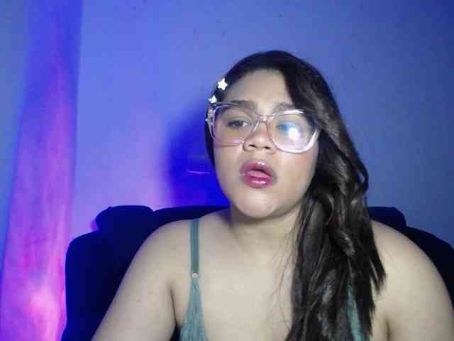 Issabella2002 webcam
