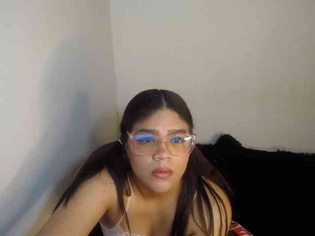 Issabella2002 webcam