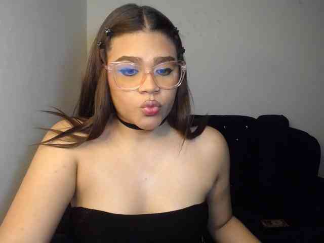 Issabella2002 webcam