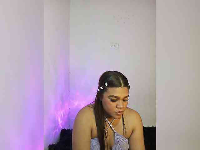 Issabella2002 webcam