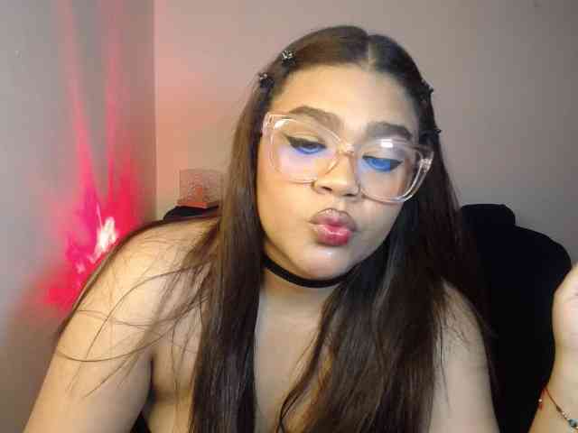 Issabella2002 webcam
