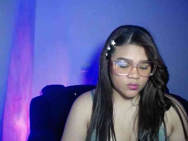 Issabella2002 webcam