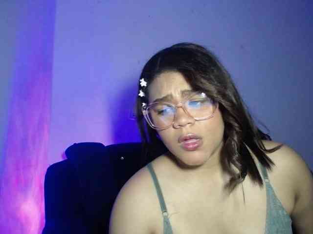 Issabella2002 webcam