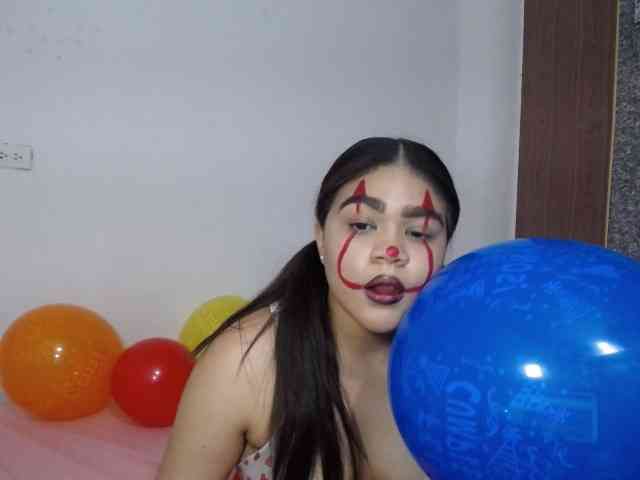 Issabella2002 webcam