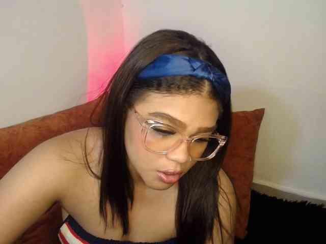 Issabella2002 webcam