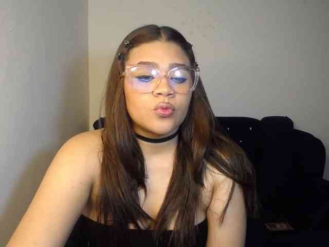 Issabella2002 webcam