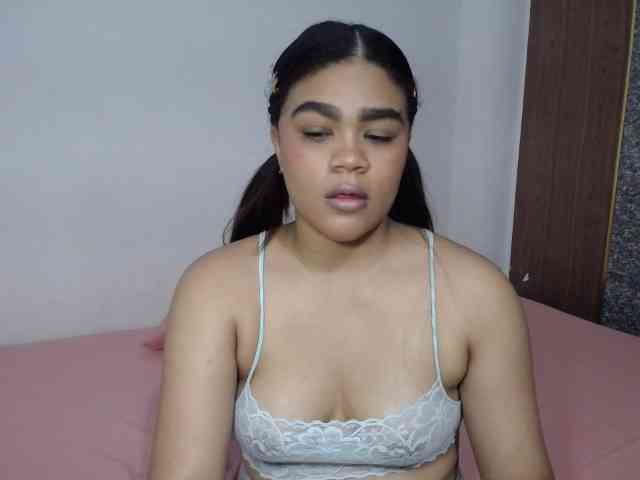 Issabella2002 webcam