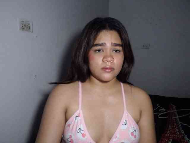 Issabella2002 webcam