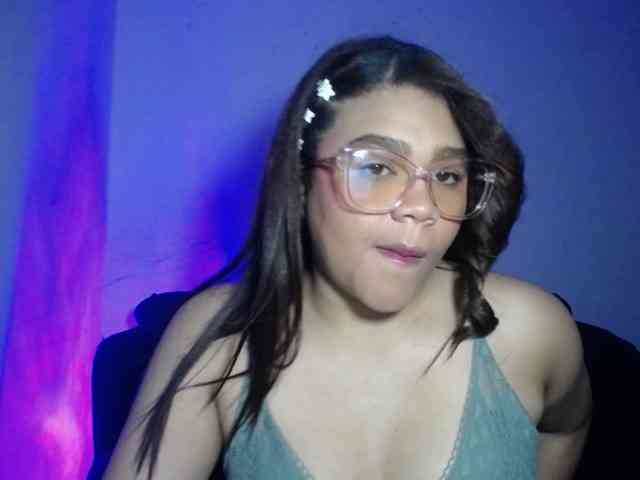 Issabella2002 webcam