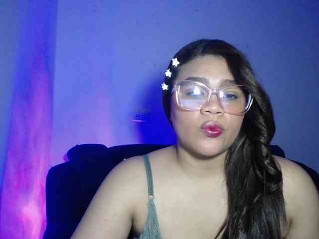 Issabella2002 webcam