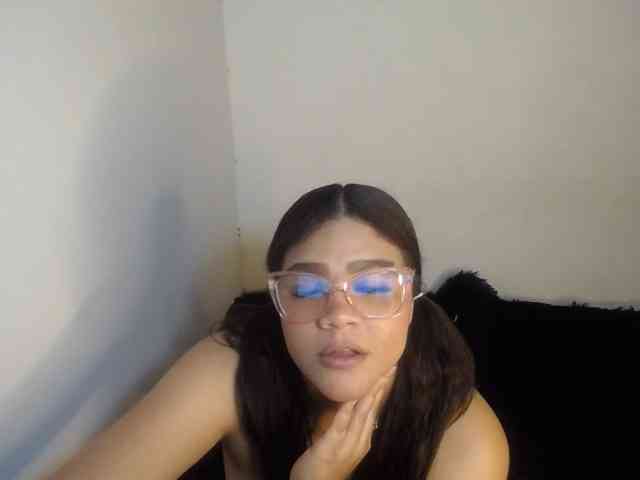 Issabella2002 webcam