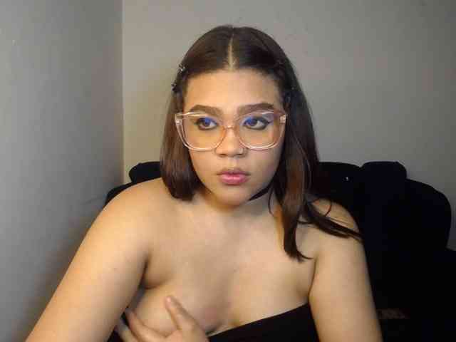 Issabella2002 webcam
