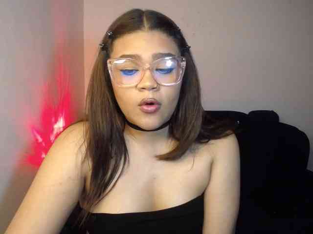 Issabella2002 webcam