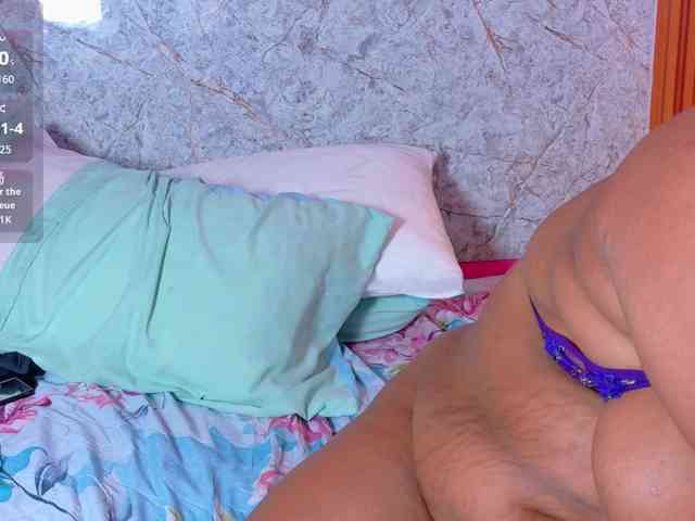Modelo: matureandhorny