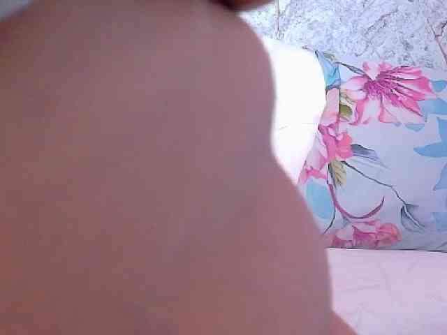 Модель: matureandhorny